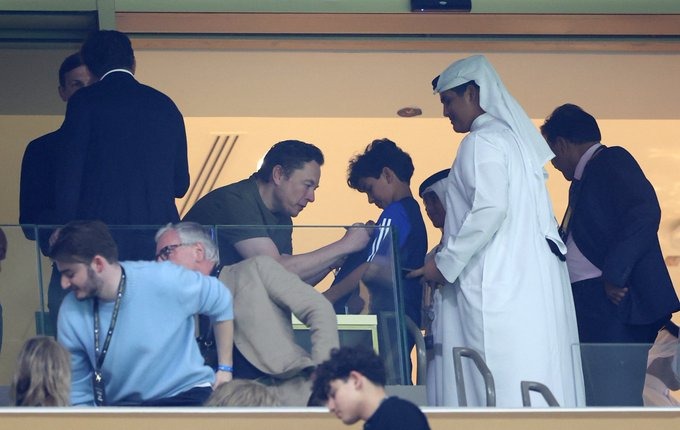 بالصورة-الملياردير الأميركي إيلون ماسك خلال حضوره نهائي مونديال قطر 2022