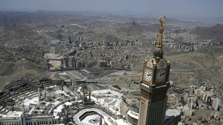 بالفيديو والصور: مكة المكرمة تكتسي باللون الأخضر