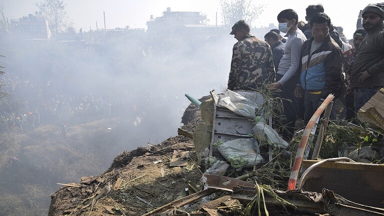 نيبال توقف عمليات البحث في حطام الطائرة المنكوبة إلى الغد رغم عدم العثور على الشخصين