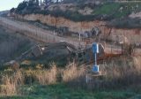 بالفيديو: جرافات العدو تجاوزت بوابة السياج التقني في وادي هونين