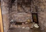بالصور: تخريب واعتداء على كنيسة في جبيل
