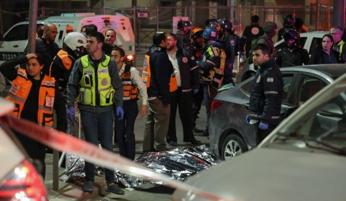 إطلاق نار عند مدخل كنيس يهودي في القدس المحتلة…يوقع 7 قتلى إسرائيليين