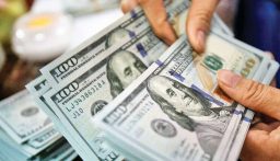 تراجع الدولار قبل إصدار مؤشر أسعار المستهلك