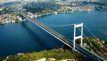 تركيا تعلن تعليق حركة الملاحة في مضيق البوسفور