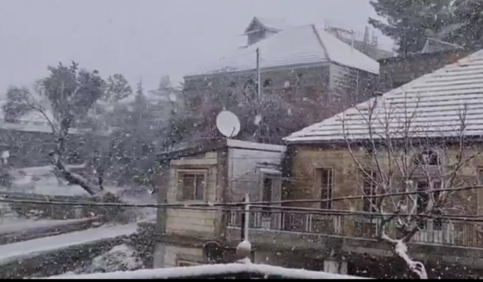 الثلوج عزلت قرى في راشيا والسيول تسببت بارتفاع منسوب الحاصباني والقرعون