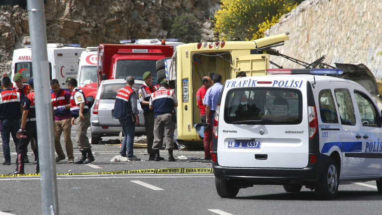 مصرع 8 أشخاص وإصابة 36 بحادث سير في تركيا