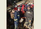 دائرة العلاقات العامة في بلدية بيروت: فريق الانقاذ اللبناني نجح في انقاذ عدد من العالقين تحت الانقاض