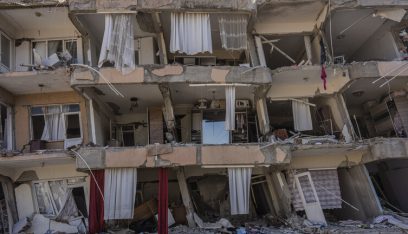 هيئة إدارة الكوارث التركية:  قتيلان و140 جريحا جراء زلزال ملاطية