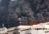 اصابة 5 عمال باختناق جراء الحريق في معمل “كونكود” بالناعمة
