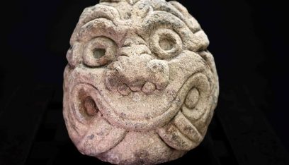 البيرو تسترجع منحوتة عمرها 2500 عام!