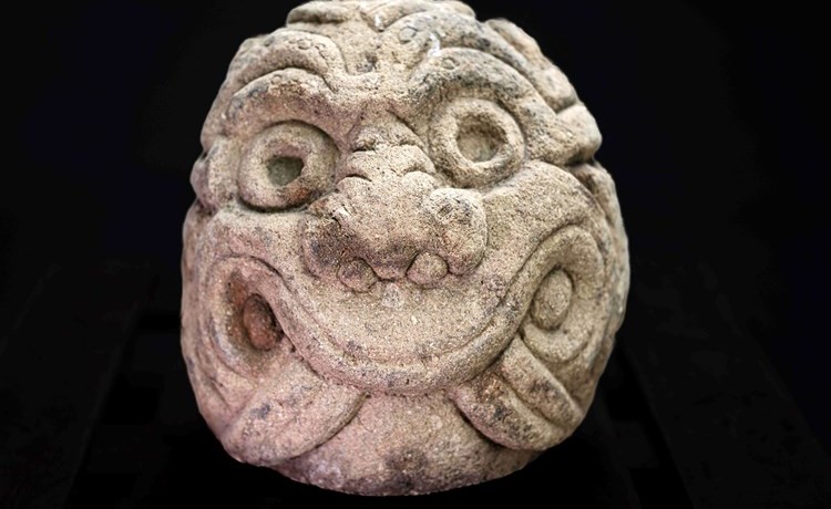 البيرو تسترجع منحوتة عمرها 2500 عام!