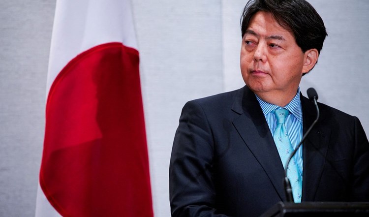 وزير خارجية اليابان يتوجه إلى الصين..