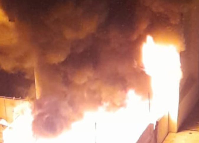 حريق داخل مستودع للدراجات النارية في طرابلس