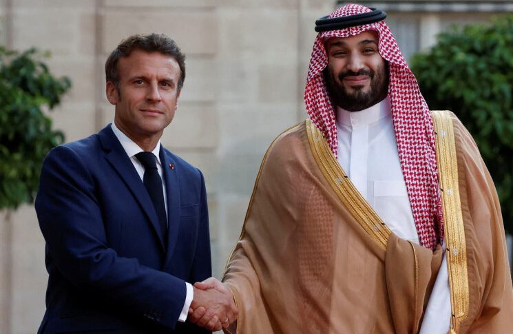 لقاء موسع في السعودية بين ماكرون و ولي العهد الأمير محمد بن سلمان