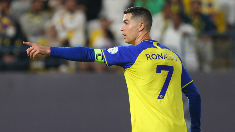 لحظة غضب رونالدو على لاعب الخليج تثير الجدل