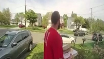 بالفيديو: عامل بيتزا يتحول لبطل ويساعد في القبض على لص هارب