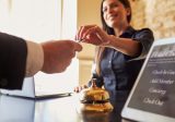 موظفو الفنادق والمطاعم: للتخلي عن العمالة الاجنبية