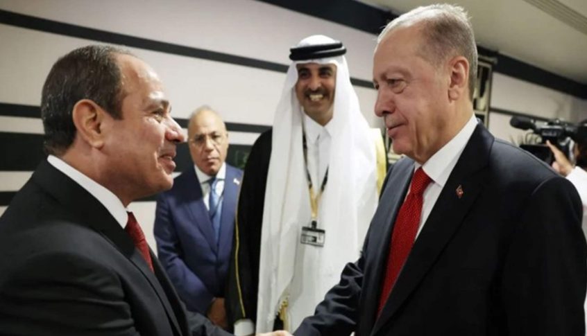 أردوغان يدعو نظيره المصري لزيارة تركيا ويؤكد تطوير العلاقات مع مصر في المجال الدفاعي