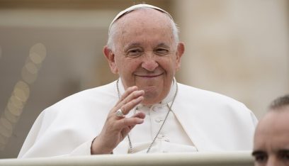 البابا يستقبل زيلينسكي في الفاتيكان ويبحث معه الوضع الإنساني