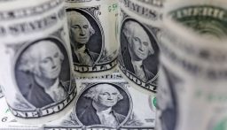 توتّر الشرق الأوسط يرفع الدولار