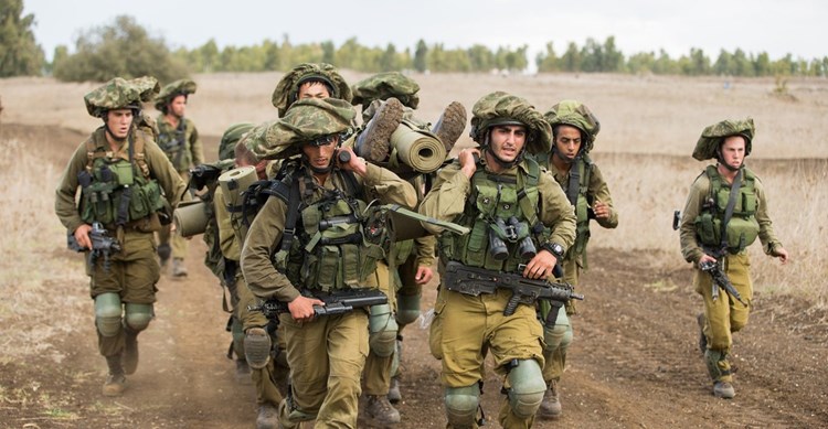 وسائل إعلام العدو: قوات جوية إسرائيلية تحيي أفراد لواء غولاني أثناء انسحابهم من قطاع غزة