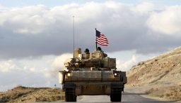 سبوتنيك: استهداف القاعدة الأميركية في حقل العمر النفطي بريف دير الزور شرقي سوريا بـ7 صواريخ