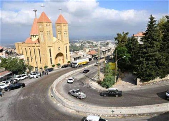 حركة المرور كثيفة على طريق الجمهور ومن الكحالة باتجاه عاليه