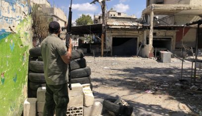 اشتباكات في مخيم عين الحلوة الآن وسماع صوت قذيفة أر بي جي