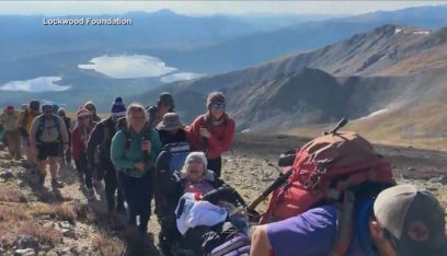 بالفيديو: أم تخوض مسارًا جبليًا لمدة 7 أشهر مع أطفالها الـ15!