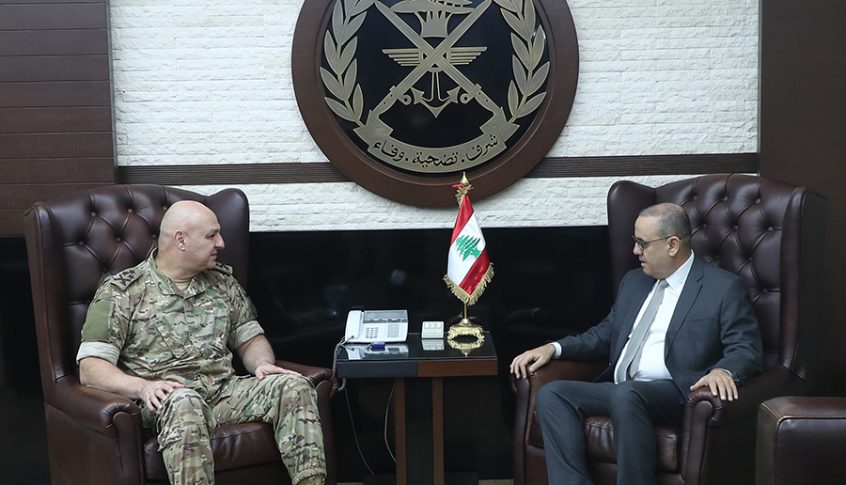 قائد الجيش بحث والبيسري موضوع النزوح السوري وتداعياته