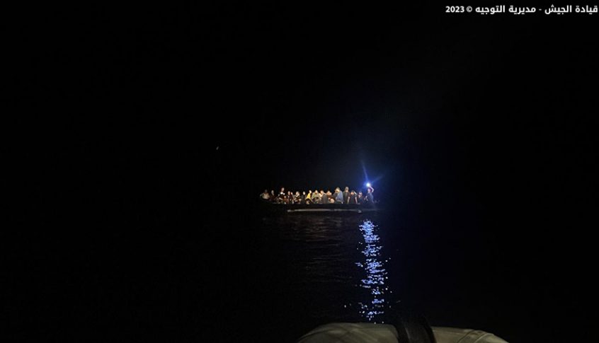 إنقاذ مهاجرين غير شرعيين مقابل شاطىء شكا أثناء تعرض زورقهم للغرق