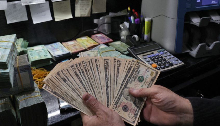 4.4 مليار دولار  سيولة في مصارف لبنان