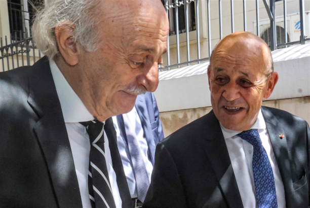 لودريان يلتقي جنبلاط في كليمنصو