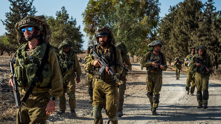 العدو الإسرائيلي يشن حملة مداهمات واعتقالات في أنحاء متفرقة من الضفة الغربية