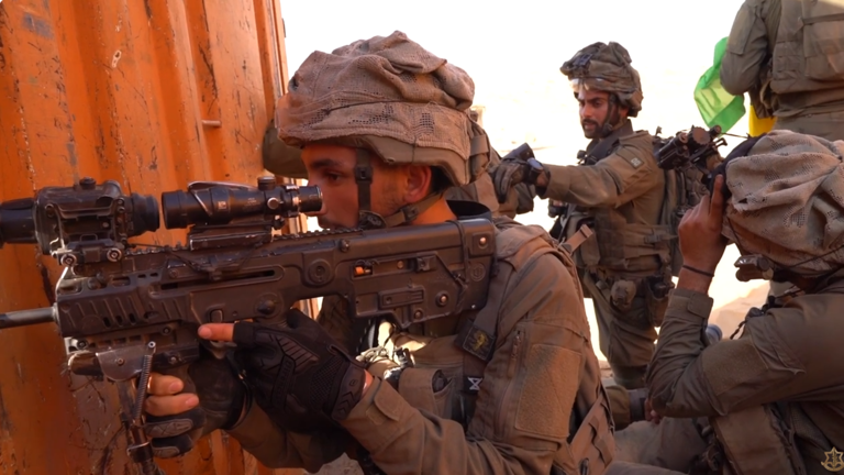 إذاعة جيش العدو: رئيس الأركان يقرّر سحب الفرقة 98 من غزّة إلى حدود لبنان