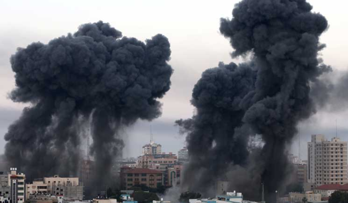 الجيش الإسرائيلي يدمّر “برج فلسطين” في قطاع غزة وكتائب القسام تتوعّد