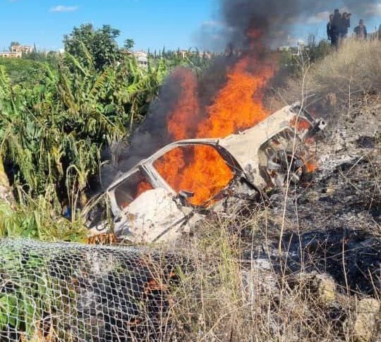 العدو يستهدف سيارة مدنية على طريق فرعي بين الشعيتية والقليلية