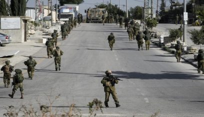 جيش العدو الإسرائيلي يزعم مداهمة مكاتب كبار قيادات “حماس” جنوب غزة