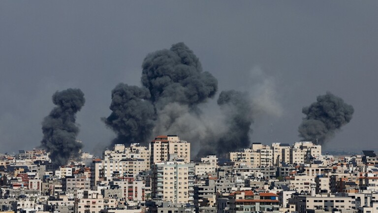 قصف بري وجوي إسرائيلي مكثف على المناطق الشرقية لمحافظة خان يونس بشكل مستمر منذ ساعات (الميادين)