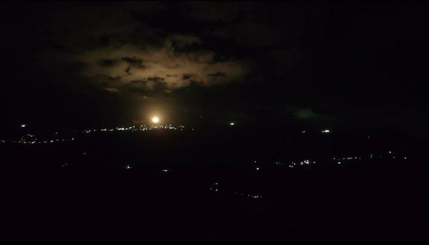 العدو الاسرائيلي يستهدف منطقة الطراش والشنديبة شمال غرب بلدة ميس الجبل بالقصف المدفعي