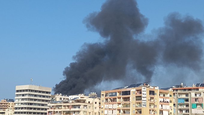 حريق ضخم في مولدات كهربائية في حي الحاج حافظ بمدينة صيدا