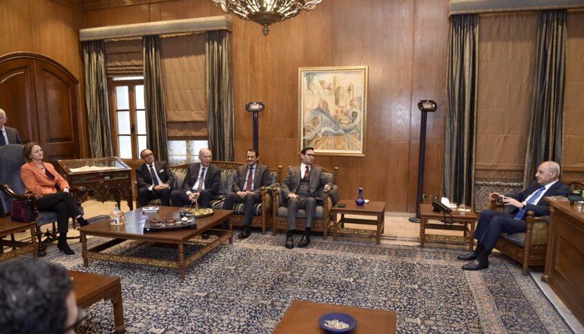 بري لسفراء “الخماسية”: انتخاب الرئيس ضروري لجلوس لبنان إلى طاولة المفاوضات