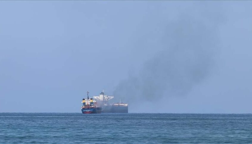 هيئة التجارة البريطانية: انفجار صاروخين في المياه بالقرب من سفينة قبالة ميناء عدن