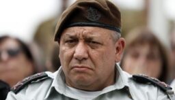 رئيس الأركان الإسرائيلي الأسبق غادي آيزنكوت: تعيين رئيس للشاباك في وقت الحرب تحول إلى مهزلة