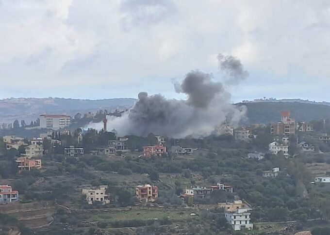 مدفعية الاحتلال تقصف مزرعة المجيدية وتطلق النار تجاه منازل قرية العباسية جنوب لبنان