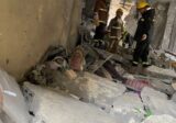 بالصور: نقل جرحى وسحب جثامين 11 شهيداً وإهماد النيران بالمبنى المدمر  في النبطية التحتا
