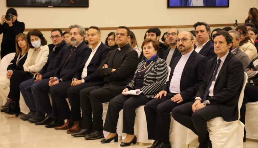 الذكاء الإصطناعي في الجامعة الأنطونية.. مكاري: ما بين “chat gpt” و”الميتافيرس” لا بد للعقل الإعلامي أن يحافظ على دوره وإستقلاليته
