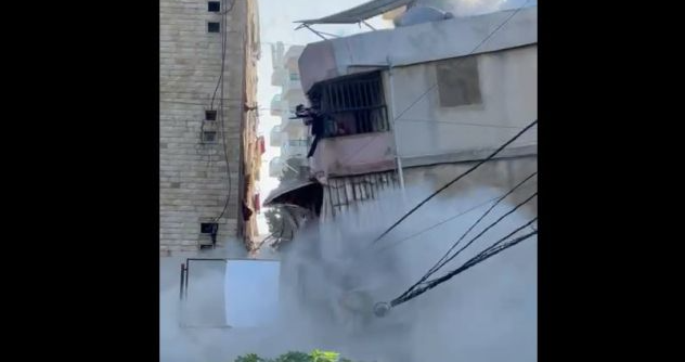 بالفيديو:  انهيار مبنى في صحراء الشويفات ولا اصابات