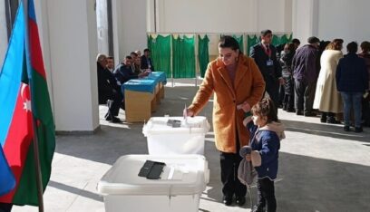 أذربيجان تشهد انتخابات رئاسية مبكرة وعلييف يدلي بصوته في قره باغ