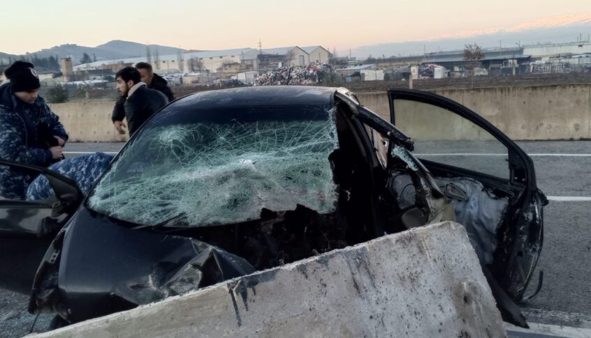 جريحان بحادث سير على الأوتوستراد العربي في عنجر